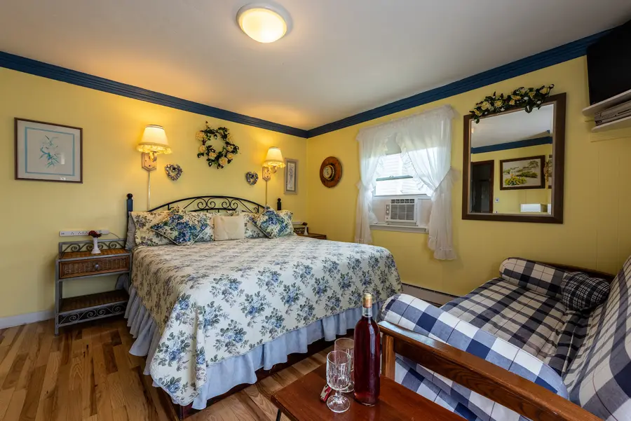 Sunny yellow guest room
